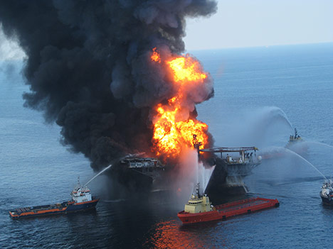 burning-oil-rig-explosion-fire-photo11